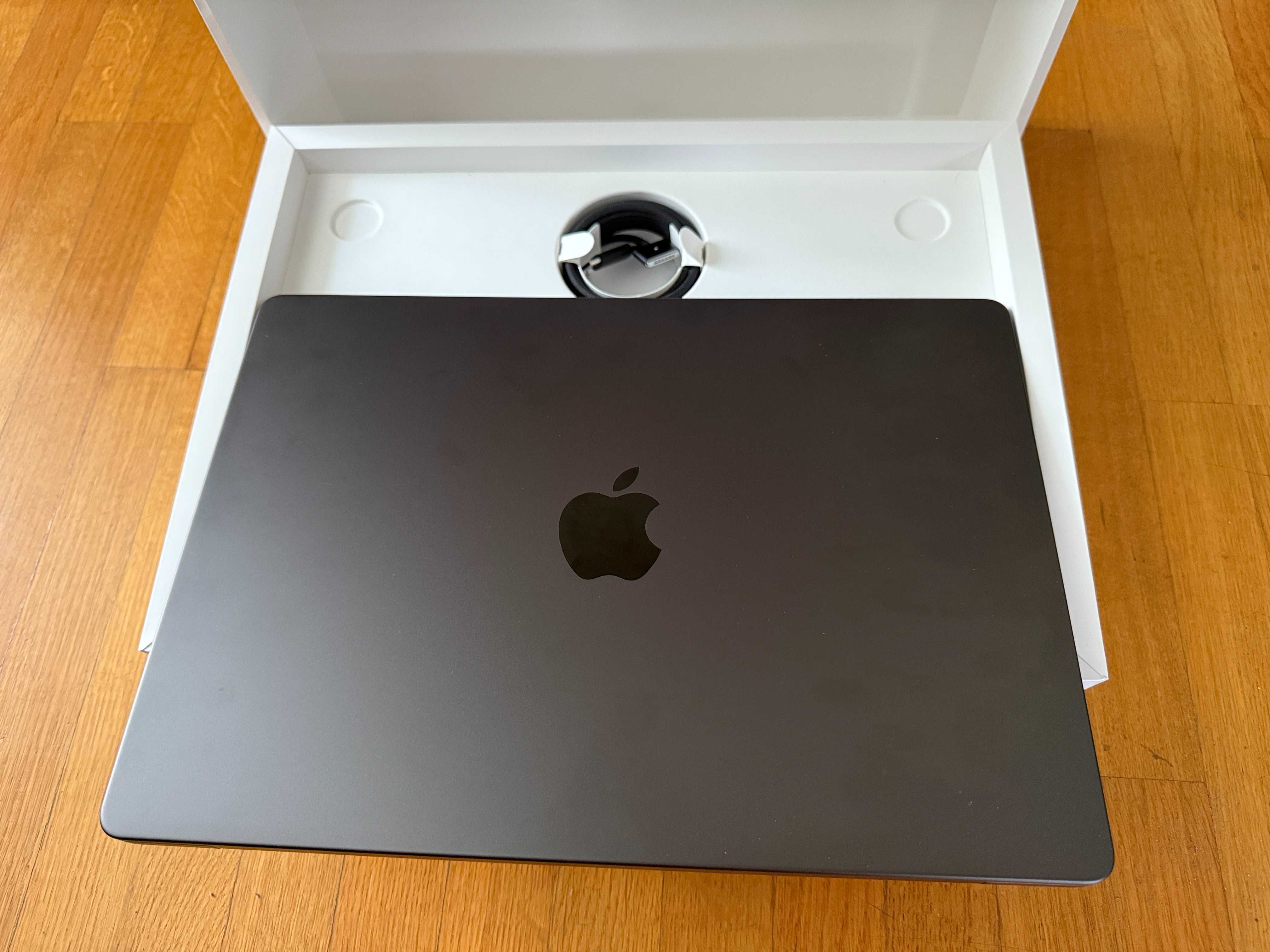 MacBook Pro 14 M4 Max