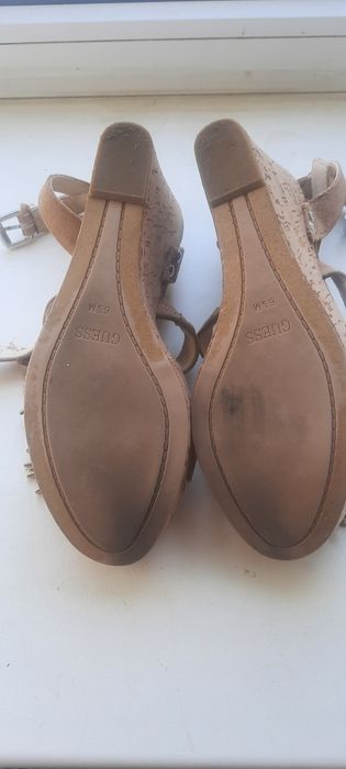 Продам босоножки