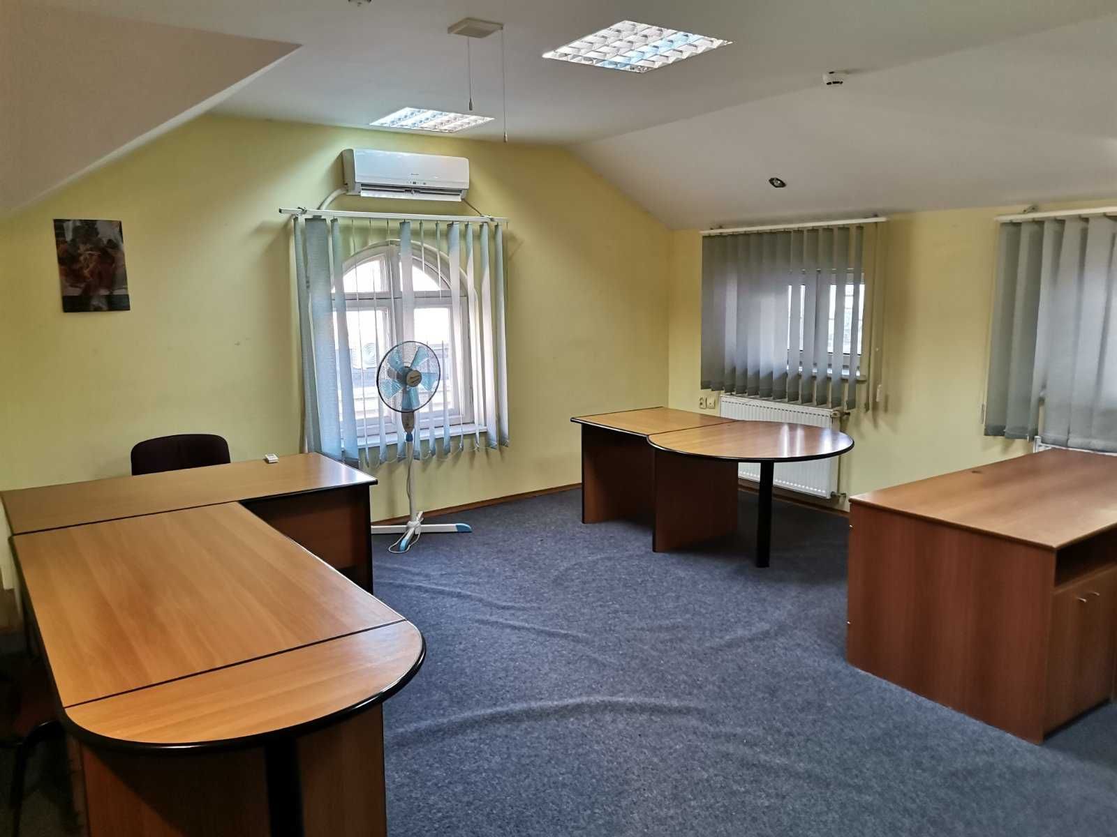 Оренда офісу на вул. Гайдамацька (Заводська). 100кв.м. 3кабінети