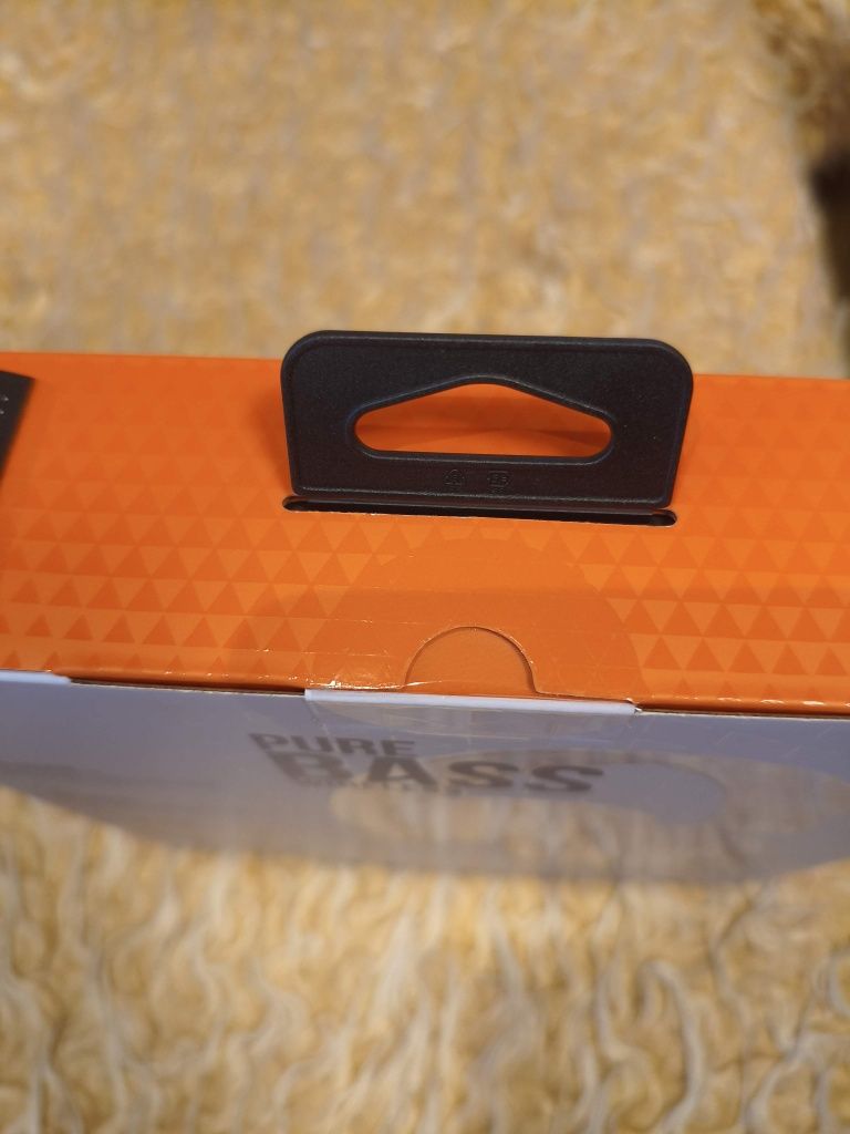Słuchawki bluetooth JBL Tune 520bt, białe,nowe.