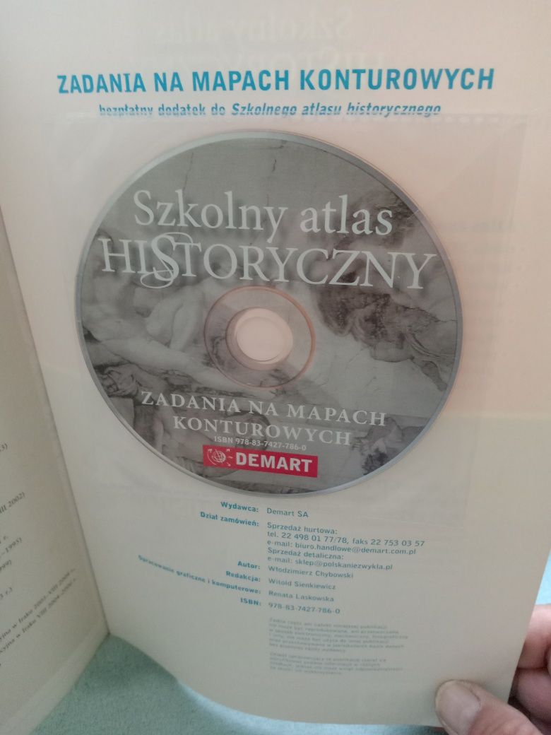 Szkolny atlas historyczny + CD , Demart.