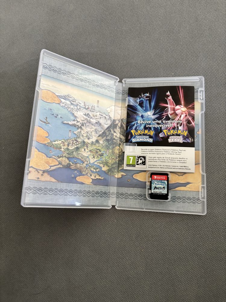 2 jogos Nintendo Switch e uma capa protetora do Pokemon