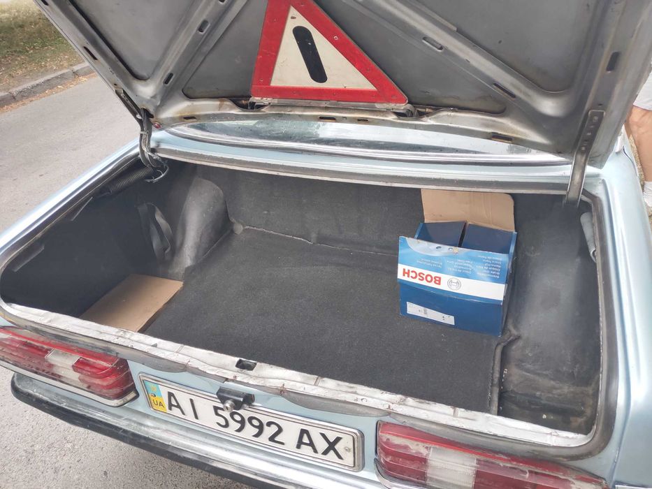 Mercedes-Benz W123 Lang (лимузин) 1978 240D, Обмен