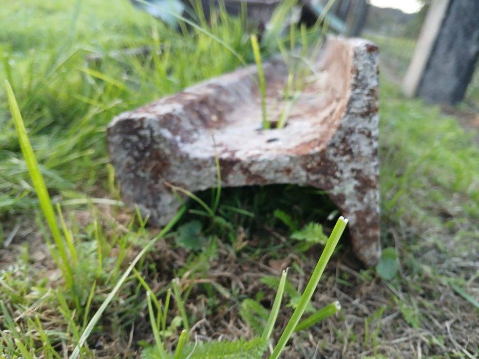 Szyna kolejowa z rozbiórki