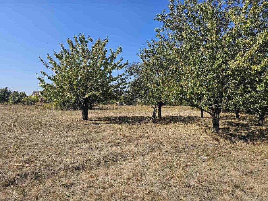 Продажа участка 61 сотка,под строительство,правильной формы,есть дом,