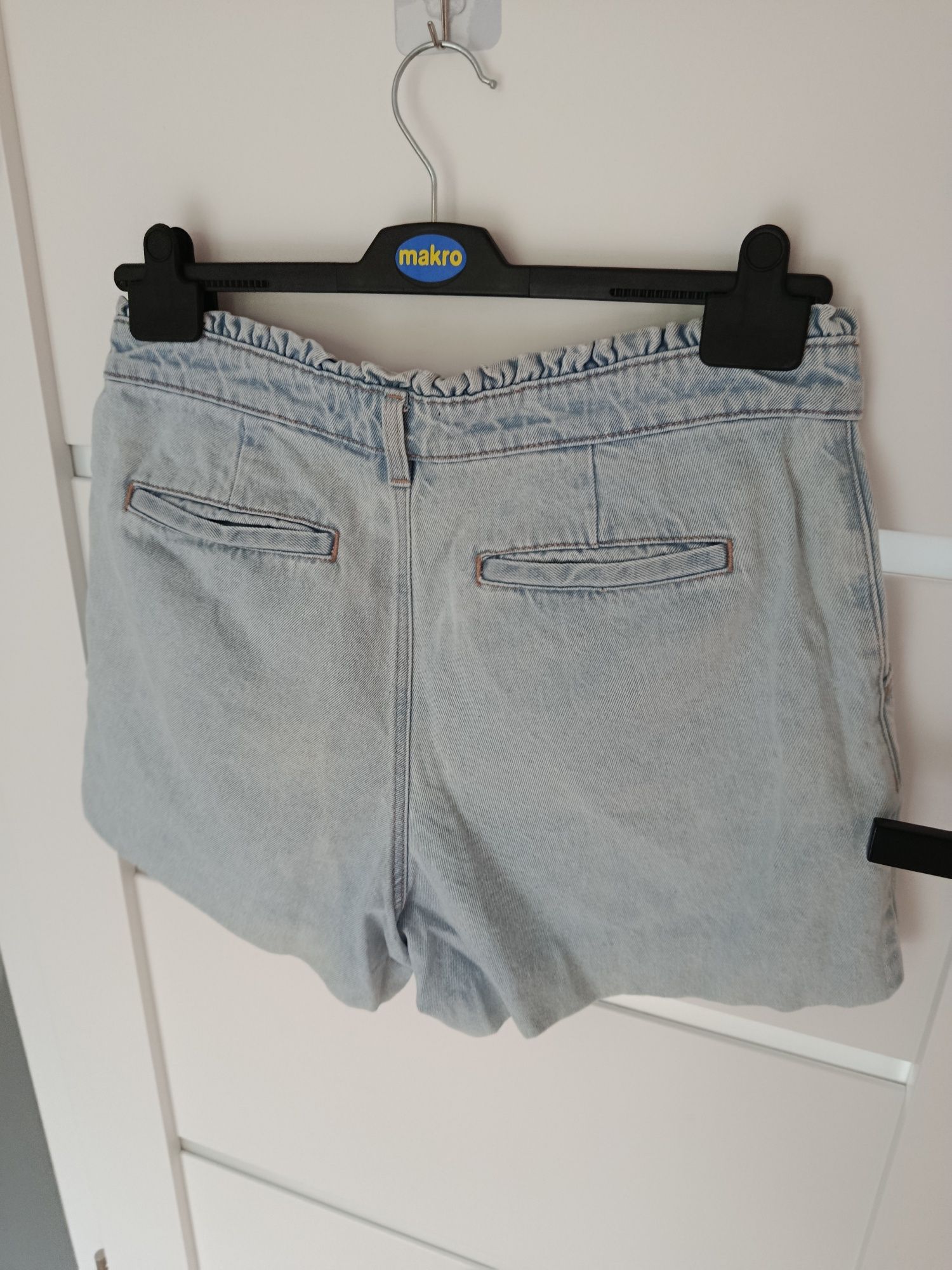 Spodenki jeansowe Mohito 42