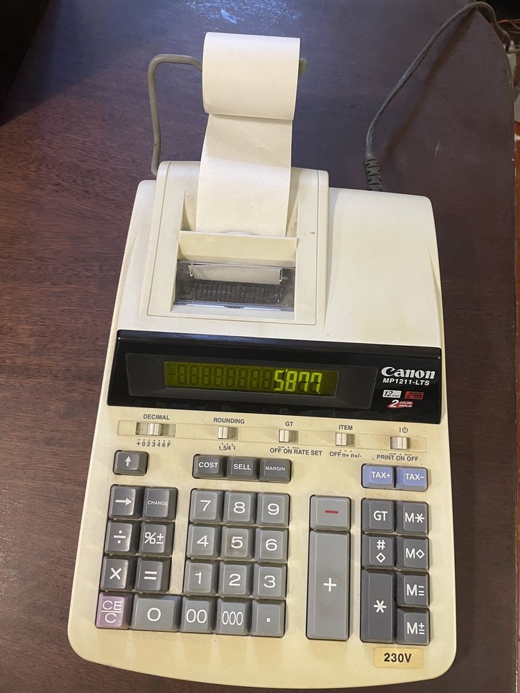 Máquina de calcular antiga