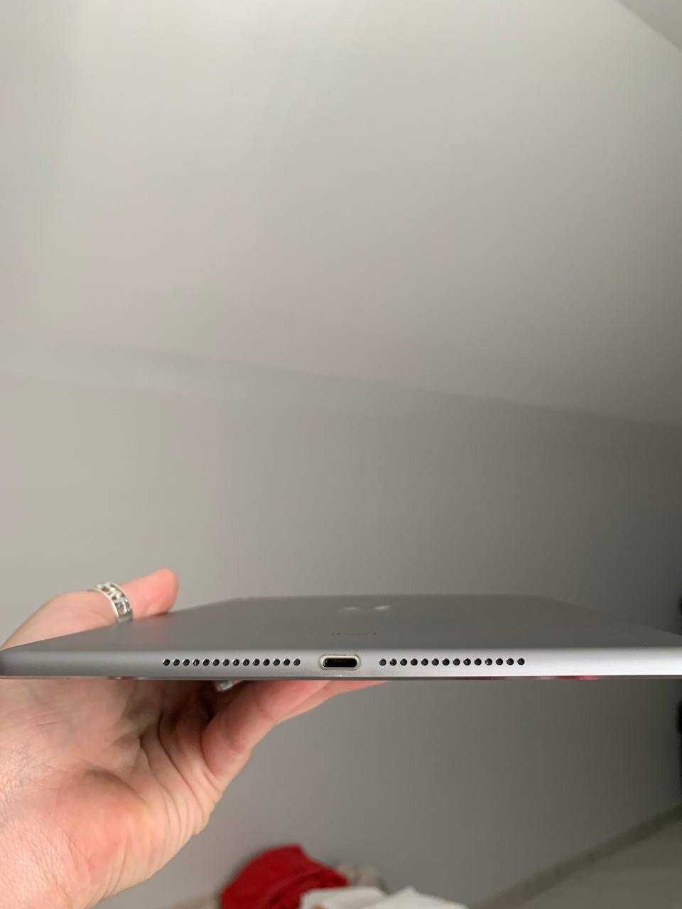 Планшет iPad Air 2