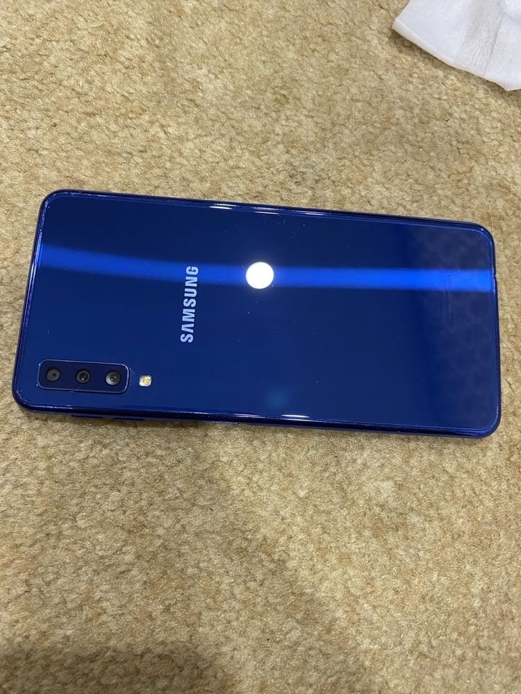 Samsung a750 смартфон