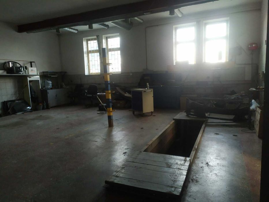 Продається автосалон та СТО з торговими приміщеннями
