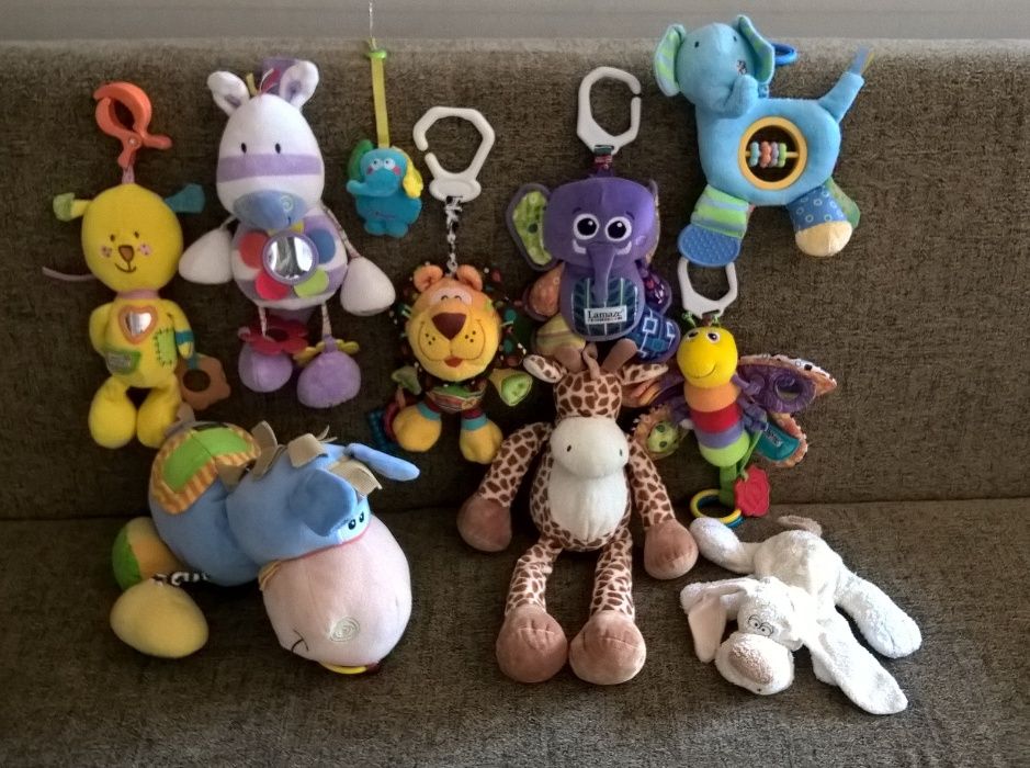 PELUCHES e outros brinquedos