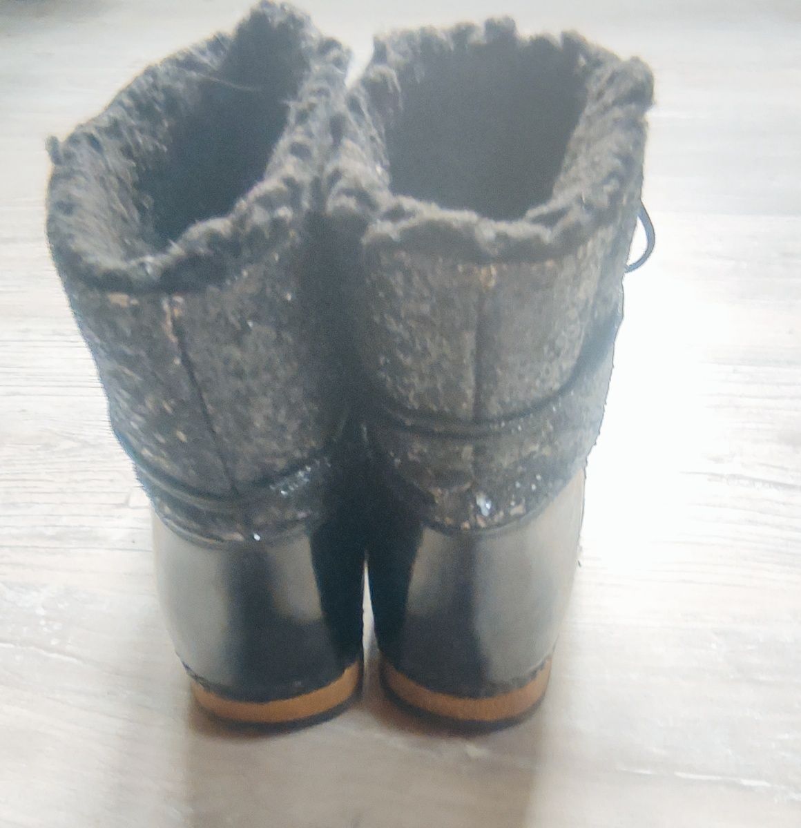 Śniegowce czarne, brokatowe, Ideal shoes, rozmiar 39.