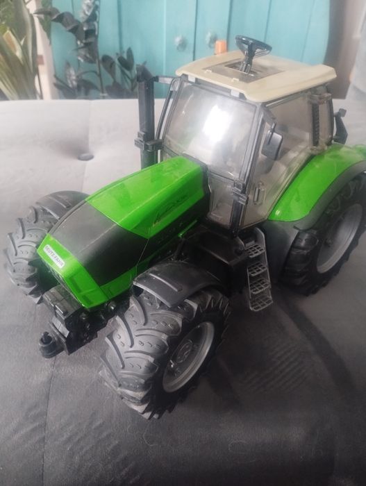Deutz-Fahr Agrotron X 720 Bruder