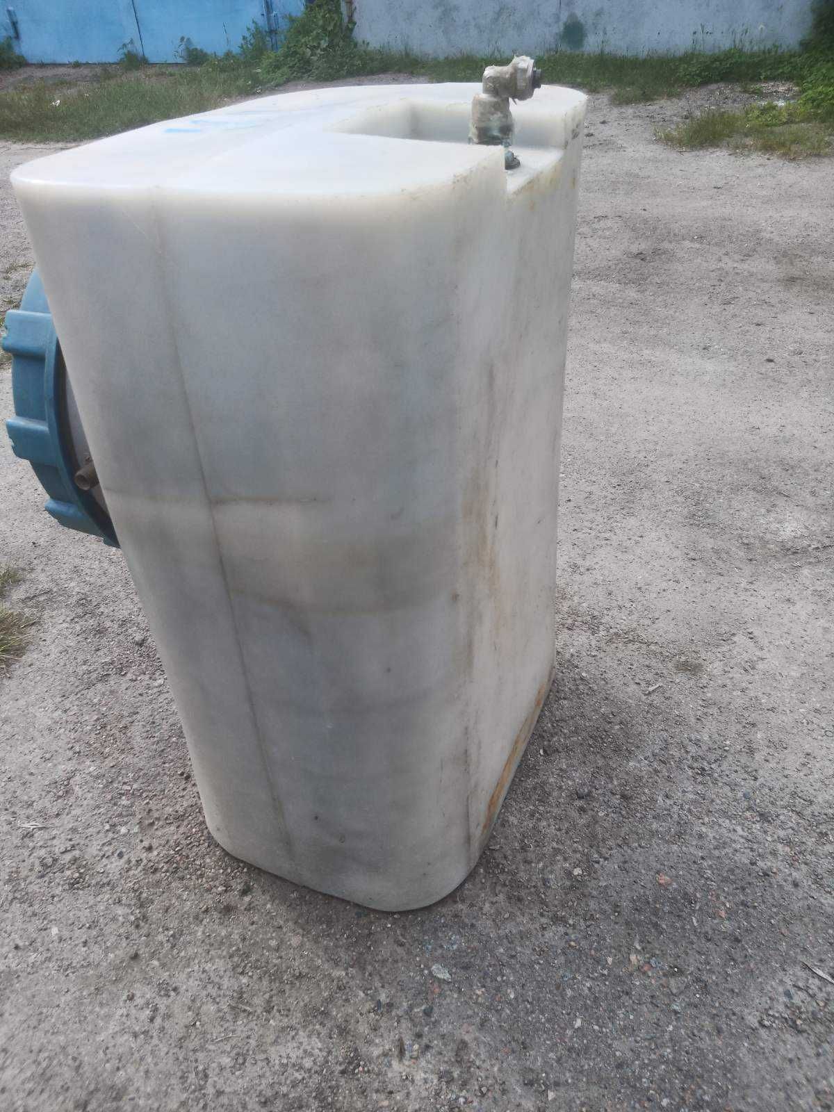 Бак для води 130 л (б/у)