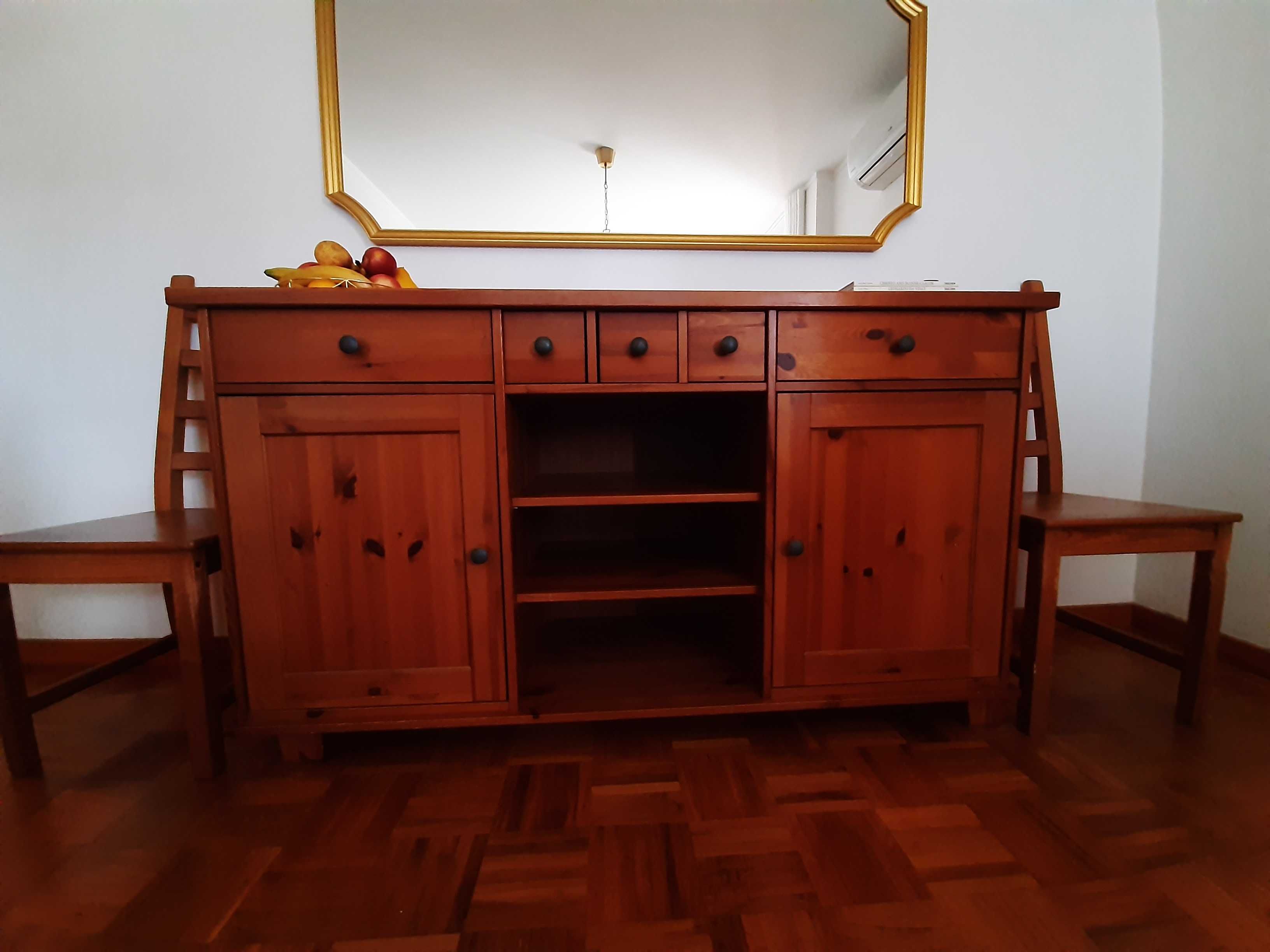 Mesa jantar e aparador e 6 cadeiras