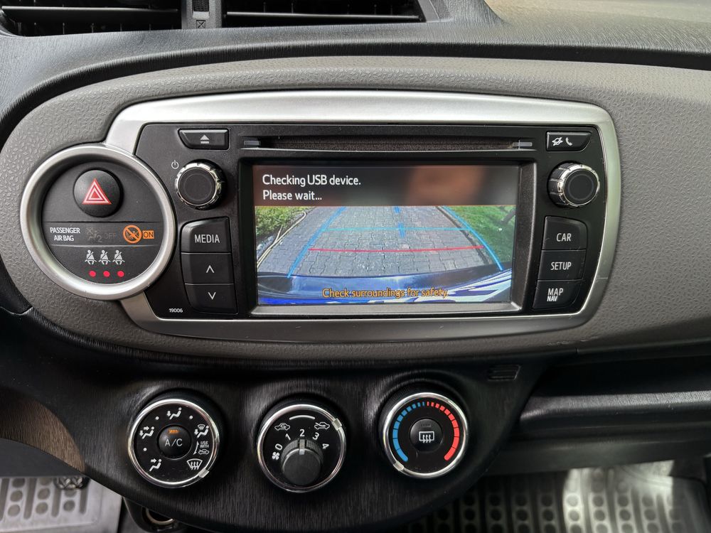 Toyota YARIS  2012 brak rdzy