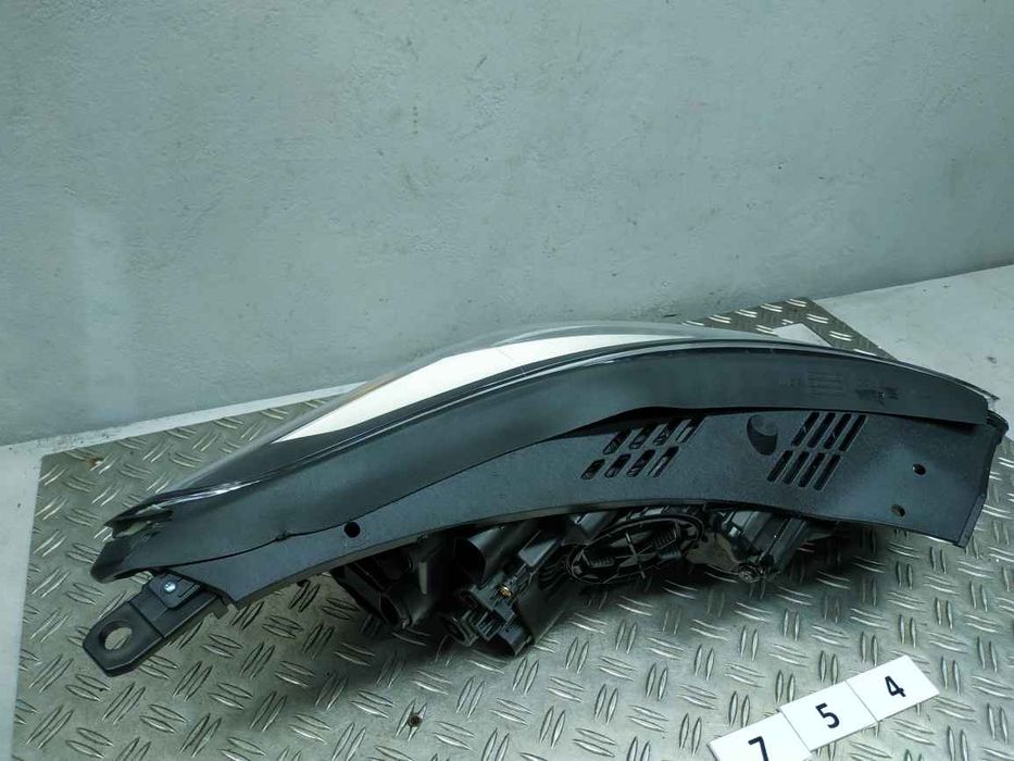 Hyundai/Kia Tucson 3 16- фара L нова без упаковки галоген FA0754 92101
