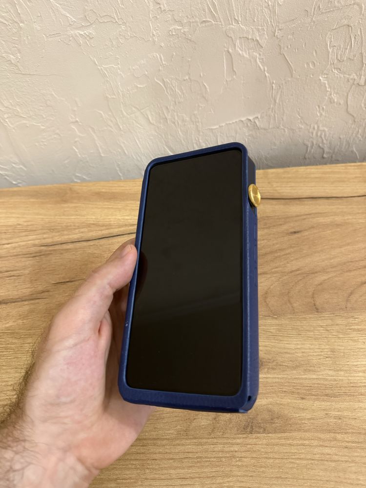 iBasso DX300 зі стоковим підсилювачем та шкіряним чохлом