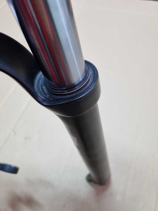 Amortyzator Rock Shox Tora 302, pod 26, 100mm