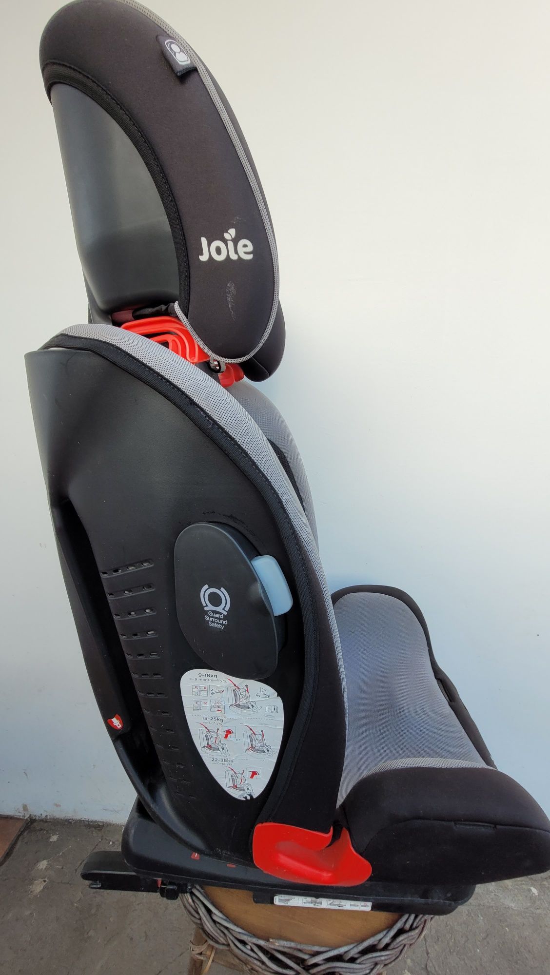 Fotelik samochodowy JOIE BOLD 9-36kg