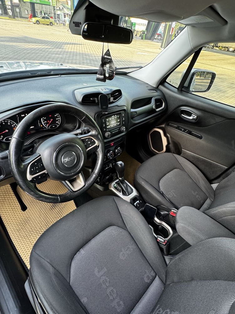 Продаю jeep renegade
