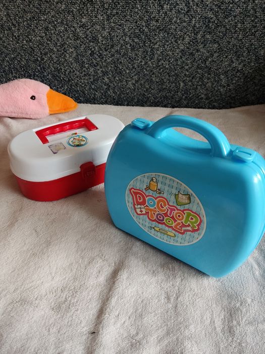 Набір лікаря у валізі