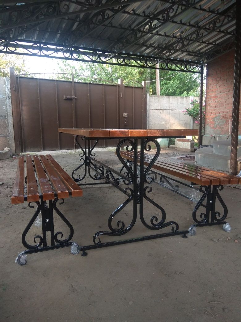 В продаже лавочки, столы для парка, а также саджи для шашлыка. , во дв