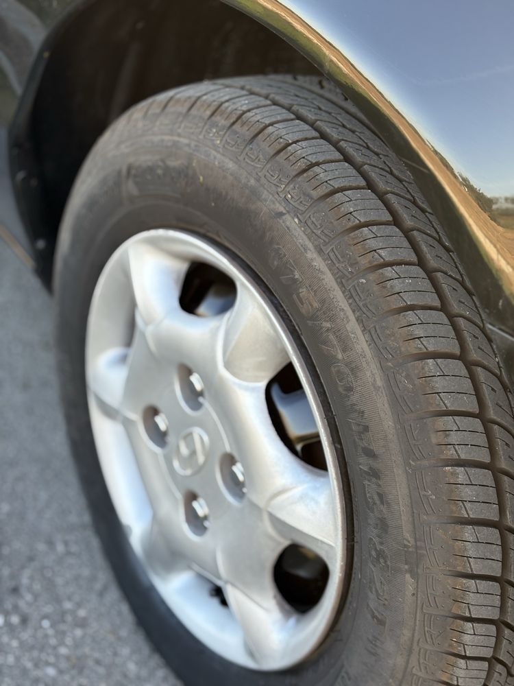 Hyundai accent 1.3 ( consome agua)