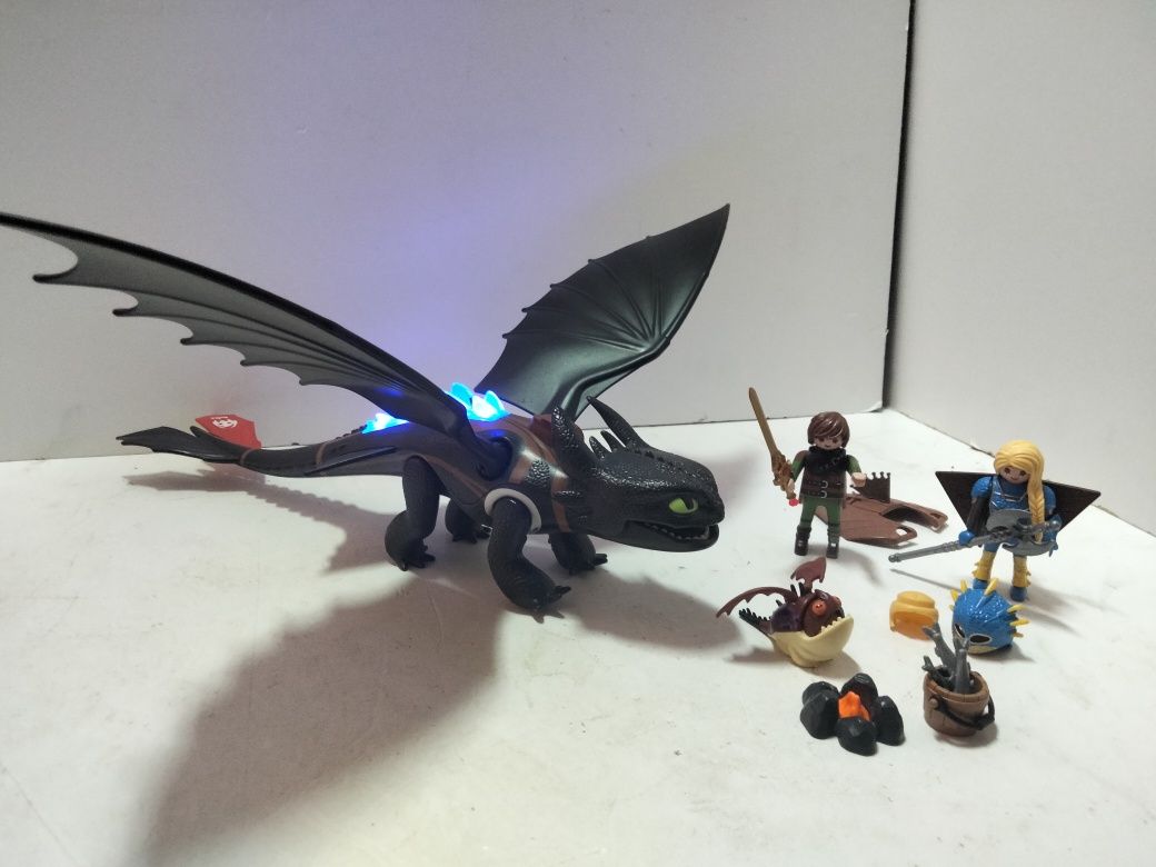 Playmobil Szczerbatek, Czkawka i Astrid