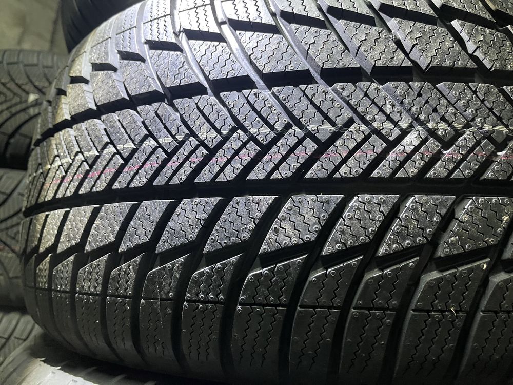 Нові зимові 265/50R19 110H XL Bridgestone Blizzak LM001 RFT