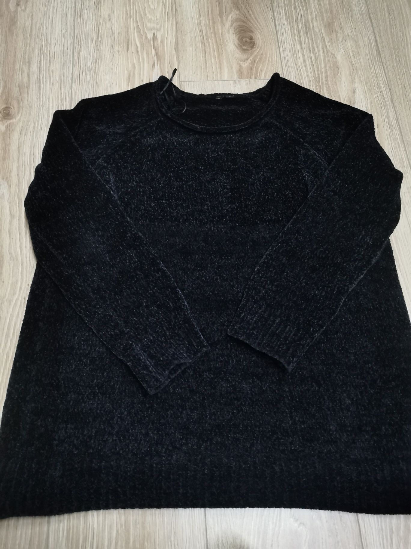 Czarny swetr L 40