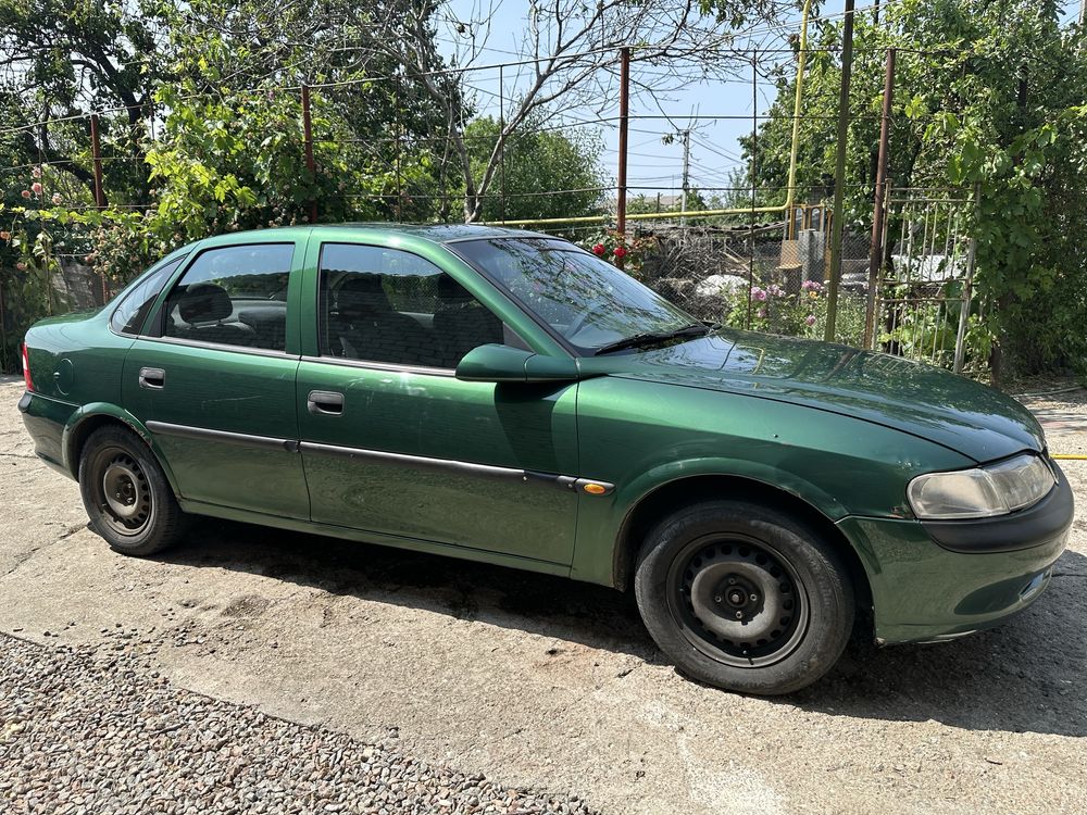 Opel Vectra B 1997г. 1.8 автомат бензин
