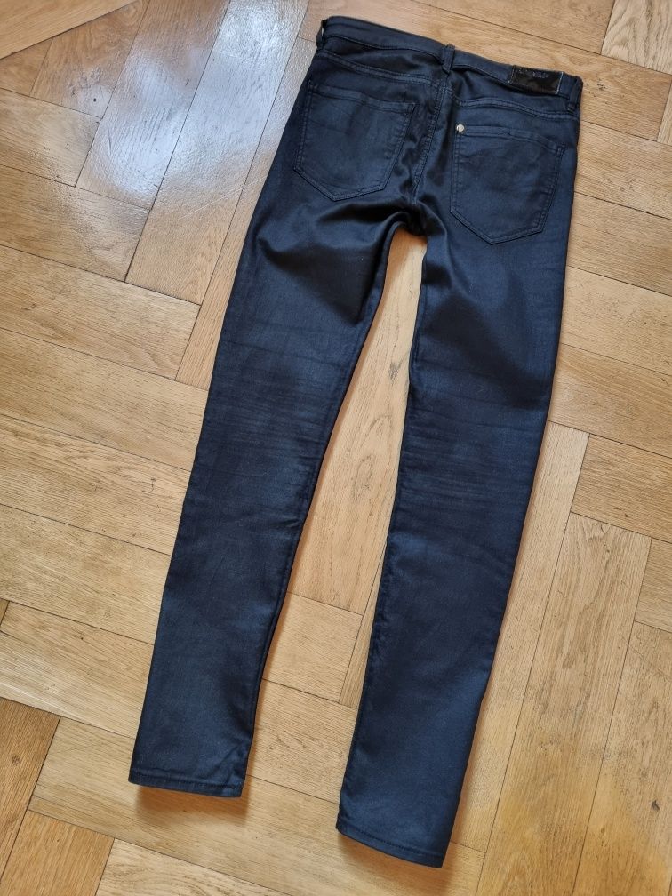 Czarne woskowane rurki H&M