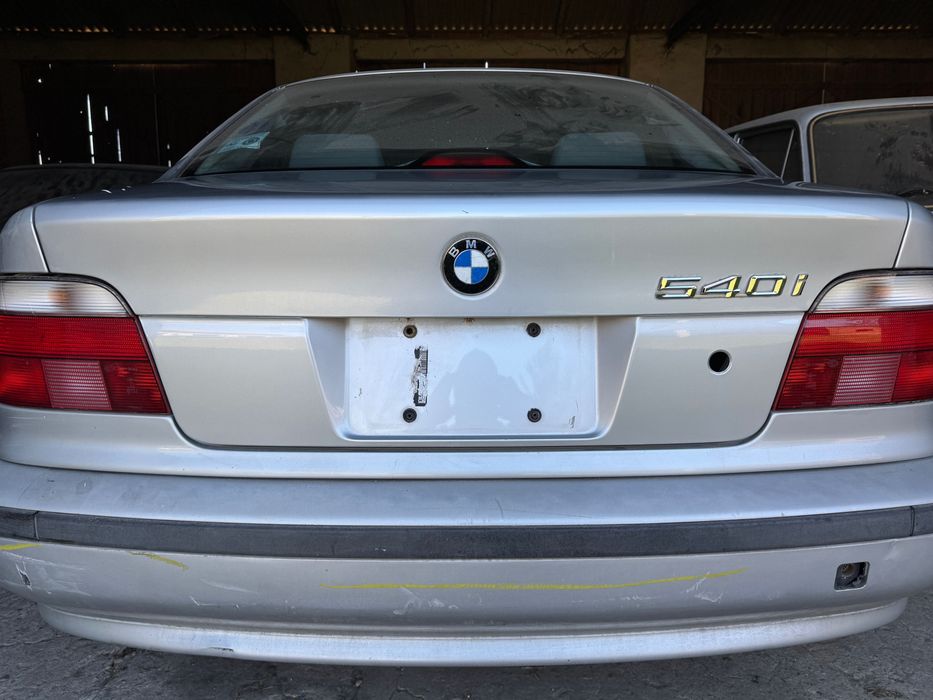 Klapa tył/pokrywa bagażnika BMW e39 540i USA