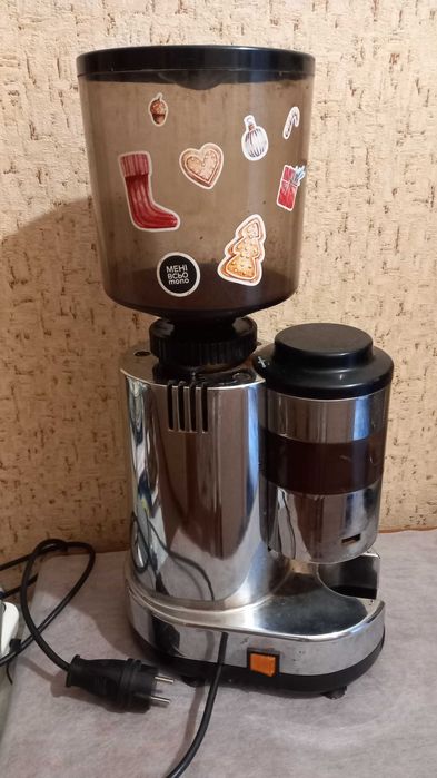 Професійні кавомашини з кавомолками кавоварки орендний бізнес кав'ярня