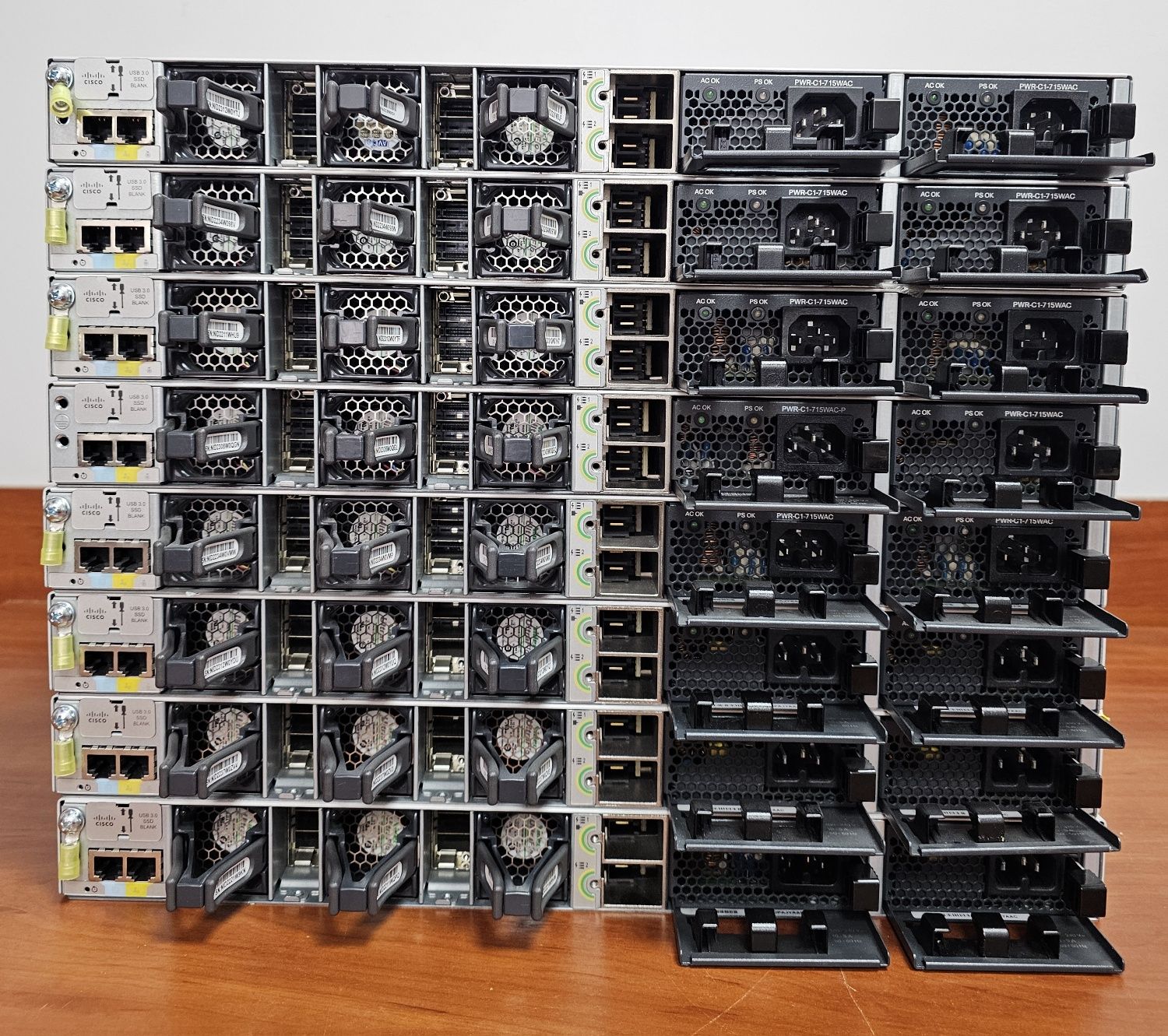 8 Комутаторів Cisco Catalyst 9300 48-port PoE+ (C9300-48P-E) Network E