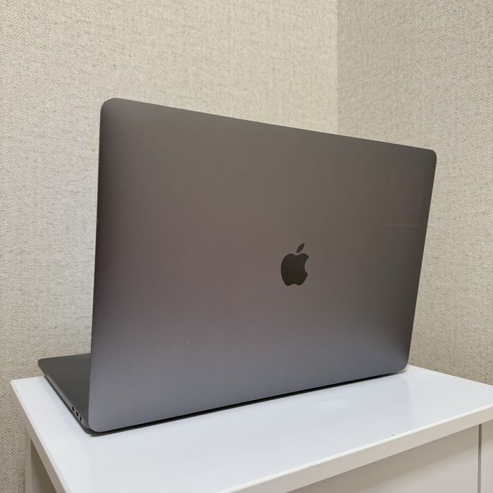 MacBook Pro 15 2019 i7 32Gb 512Gb