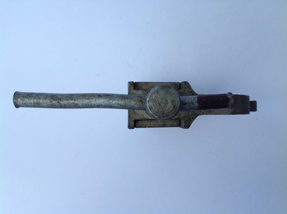 Струбцина держатель фиксатор деталь запчасть к промышл-му станку СССР