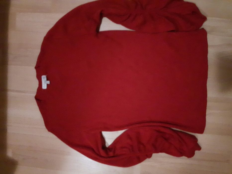 Sprzedam sweter czerwony