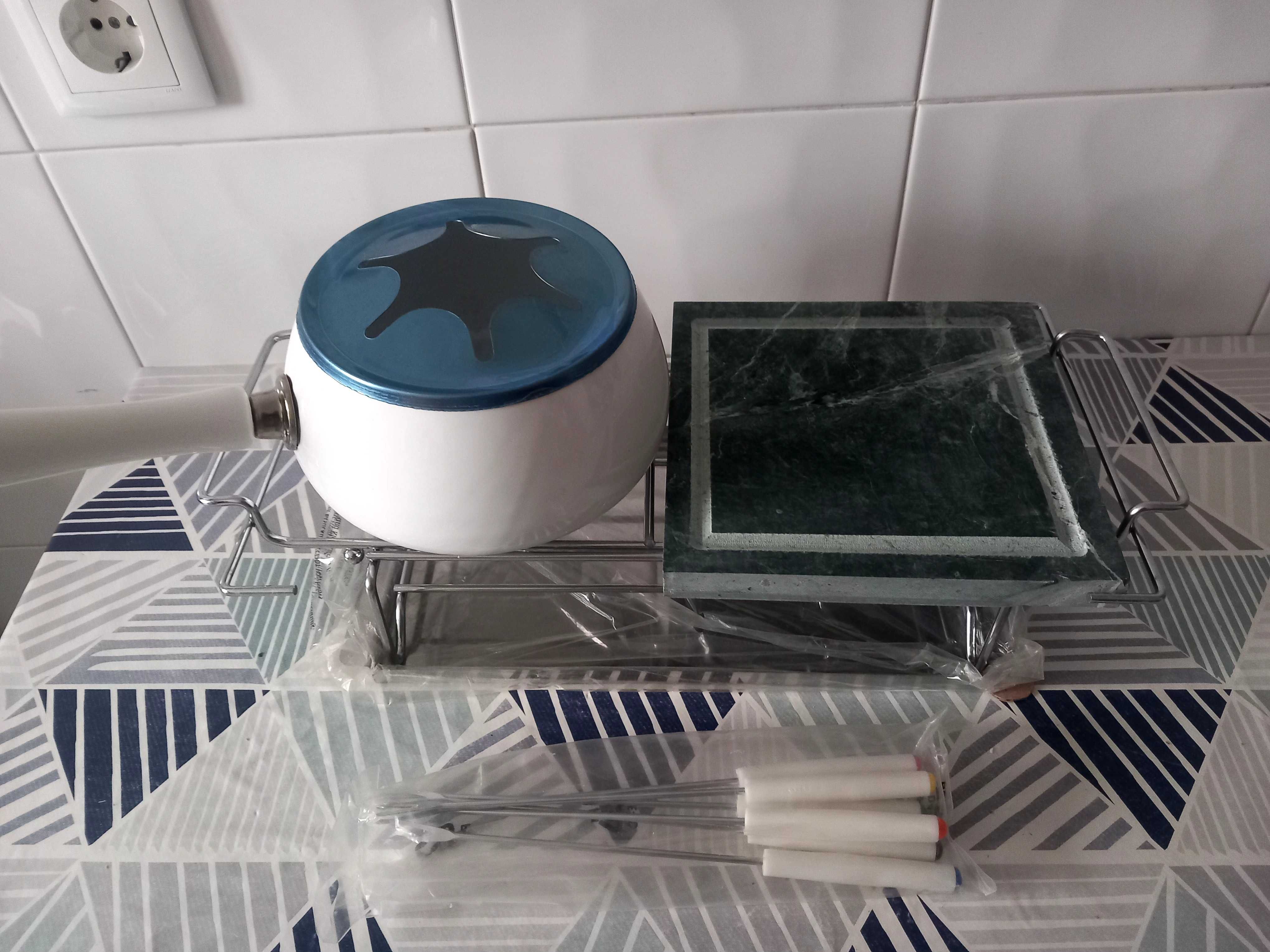 Fondue e grelhador de pedra
