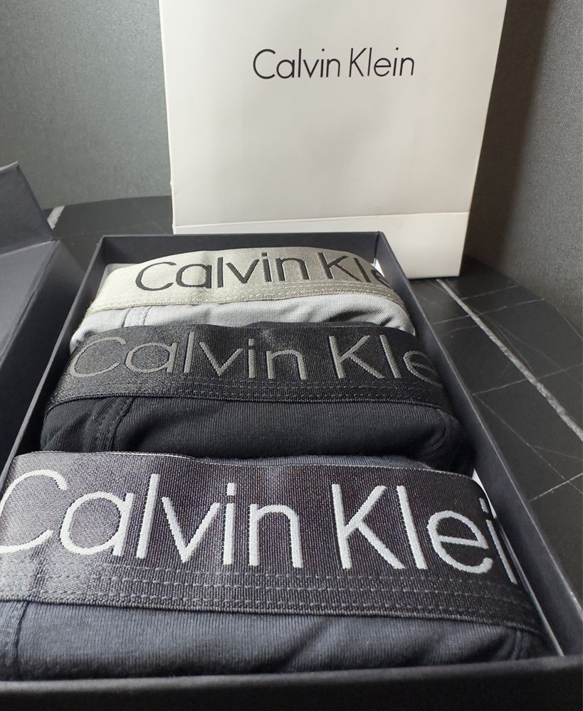 Труси Calvin Klein