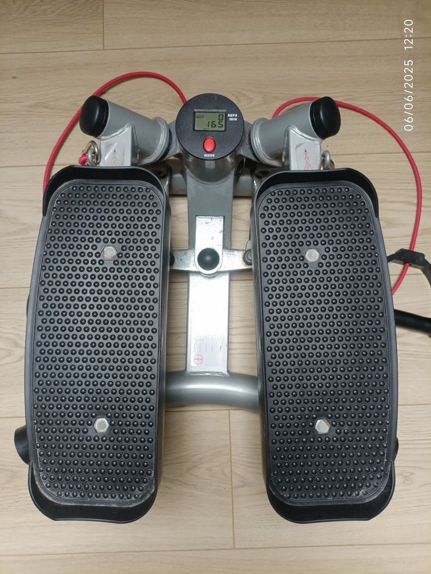 Stepper do ćwiczeń fitness Tchibo z linkami