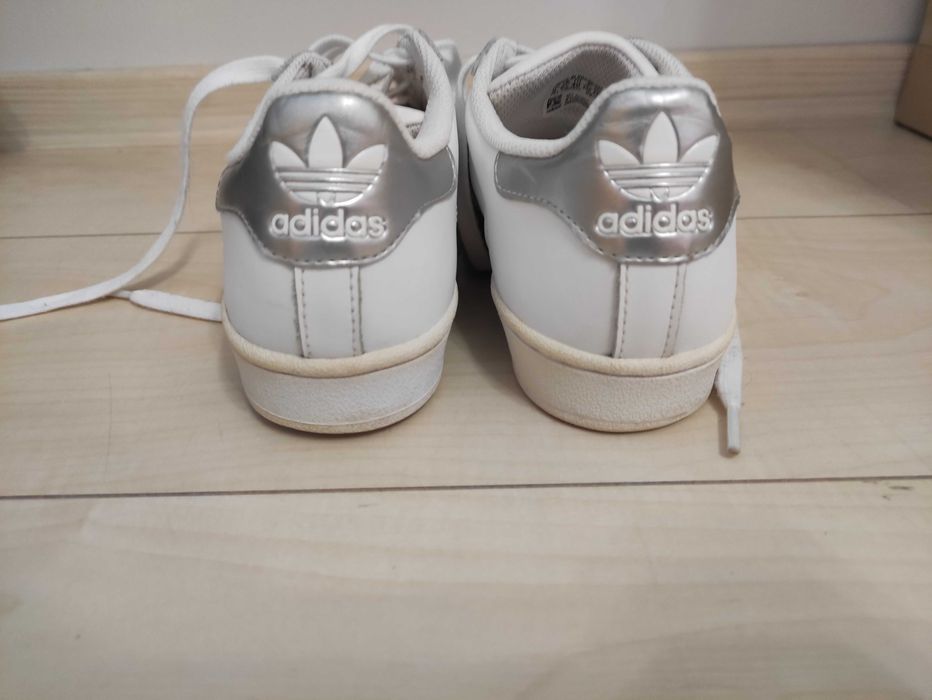 Damskie buty sportowe sneakersy Adidas Superstar 39 i 1/3 24,5 cm bdb