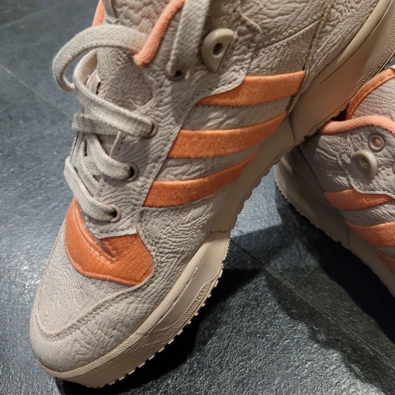 Кросівки Adidas Rivalry Lo Magma IE1666