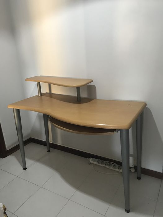 Secretária mais Cadeira