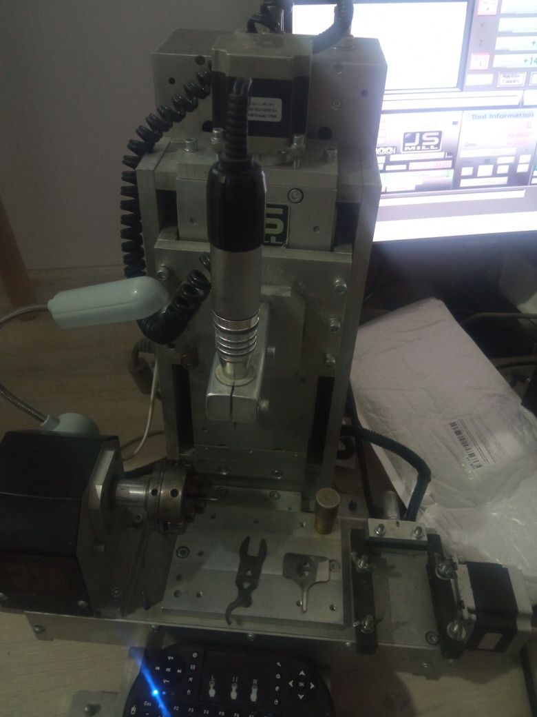 WM-1400 - точний фрезерний ювелірний станок з чпу версат для ювелірних