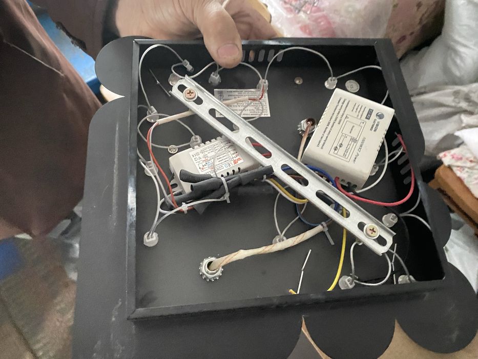 Люстра з пультом