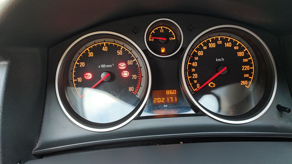 Авто Опель Астра H