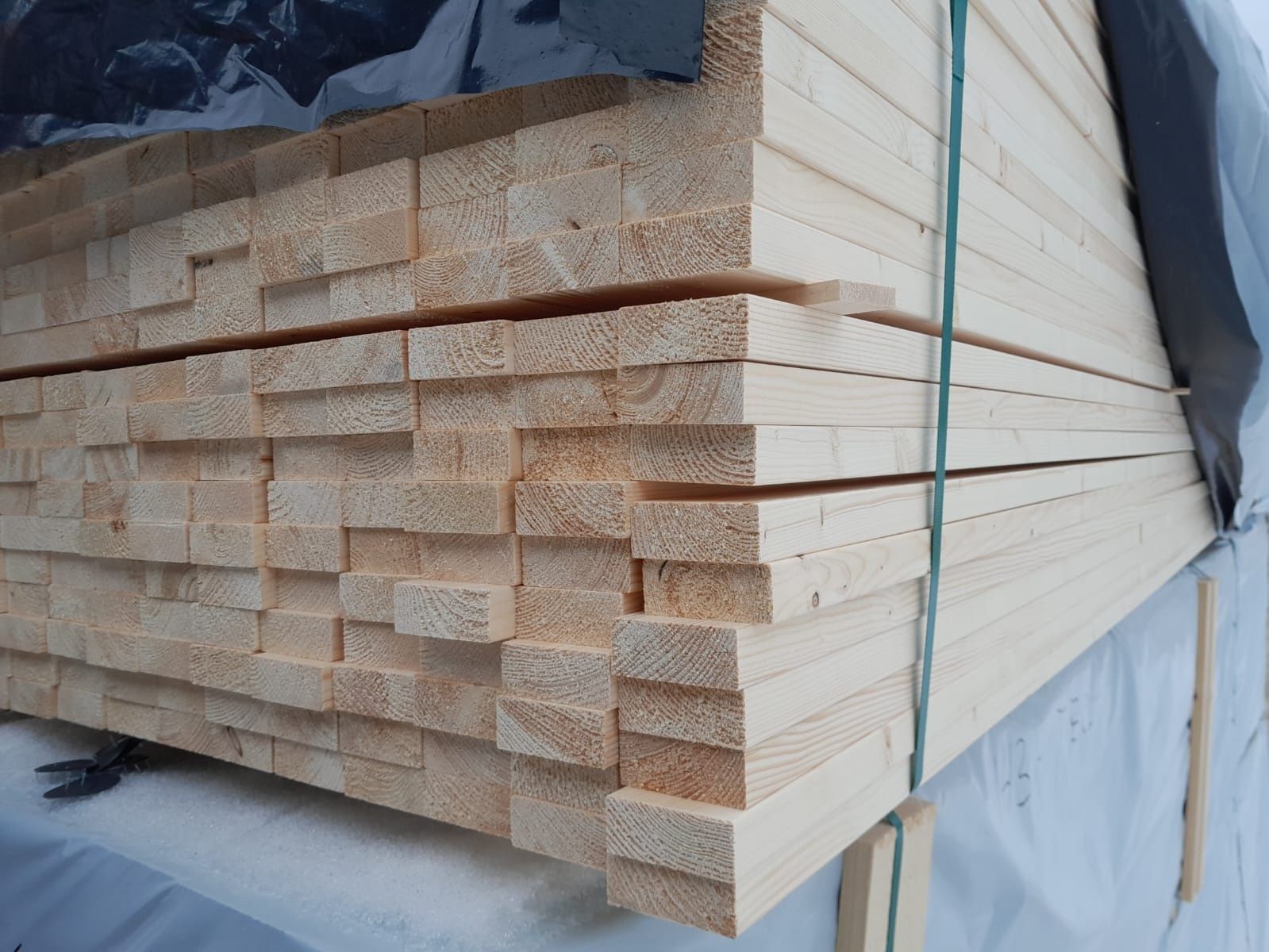 Deska świerk R3 28x70mm dł. 4,2m