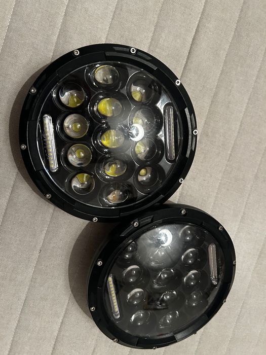 Par de Faróis Led  de 7 polegadas para vários jipes / Carrinhas